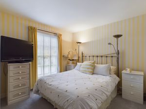 Bedroom- click for photo gallery